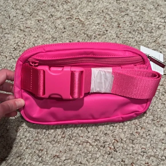 NWT Lululemon Belt Bag - Picture 4 of 5